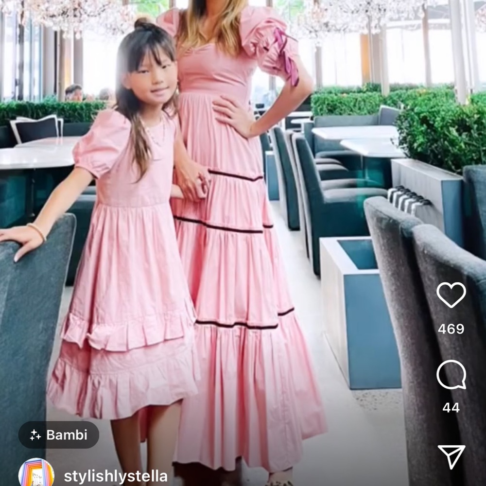 Pink puff shoulder dress-matching daughter dress avail in separate listing - Picture 7 of 12